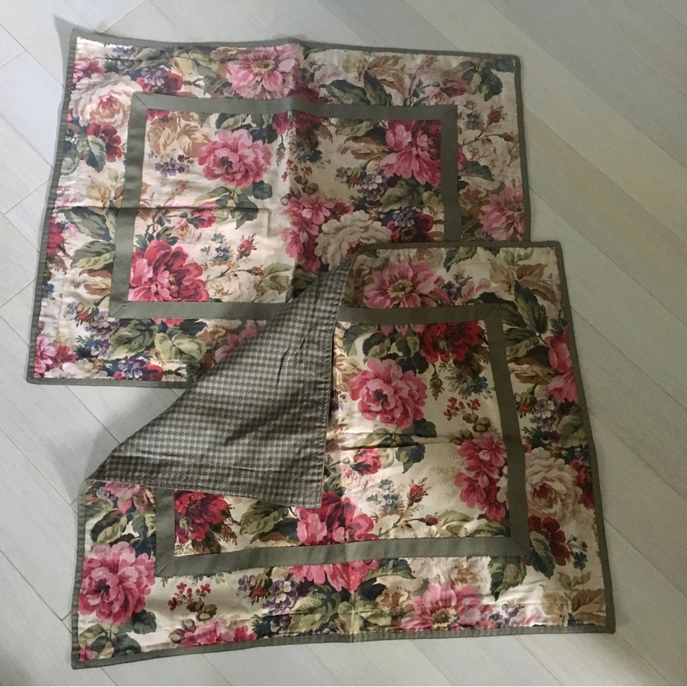 Chaps by Ralph Lauren "Rosemont" reversible Floral Collection comforter set - Picture 7 of 11